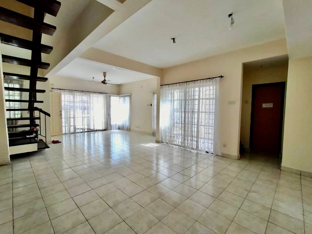 2  Storey Intermediate DSentral Bandar Seri Putra - photo 5