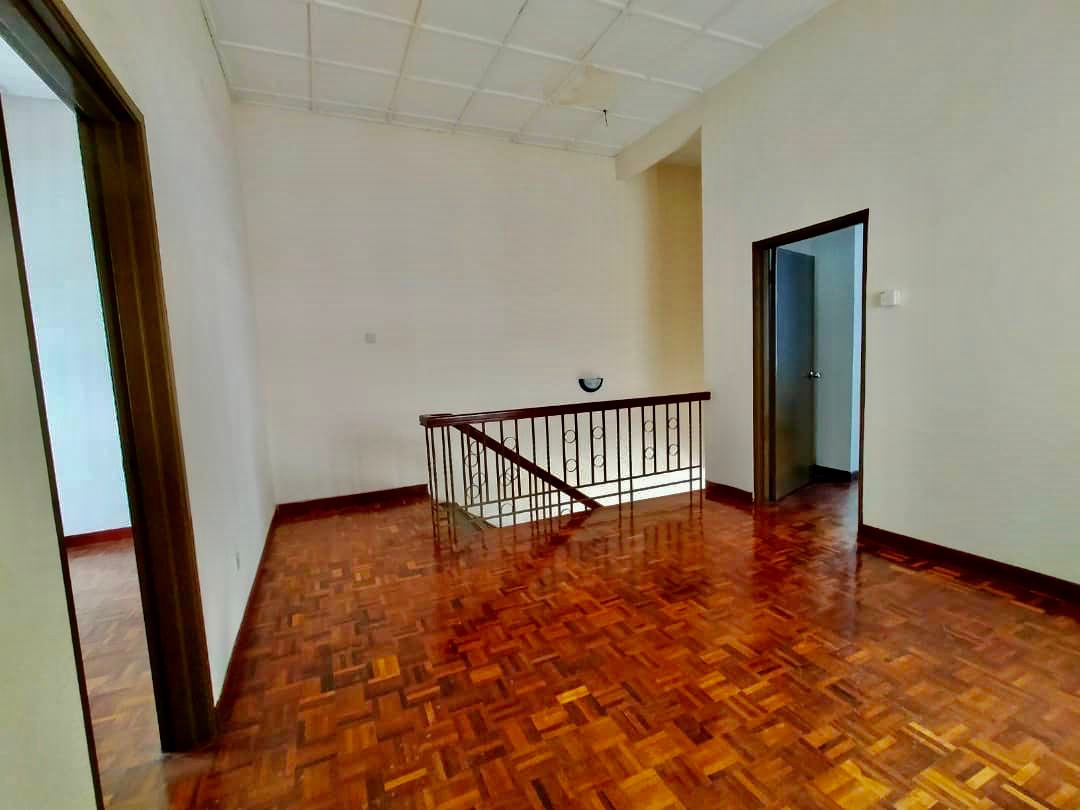 2  Storey Intermediate DSentral Bandar Seri Putra - photo 6