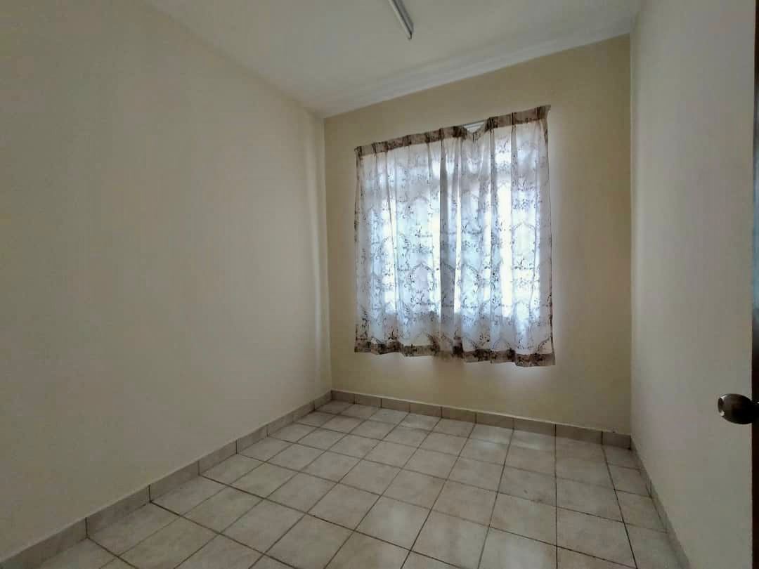 2  Storey Intermediate DSentral Bandar Seri Putra - photo 12