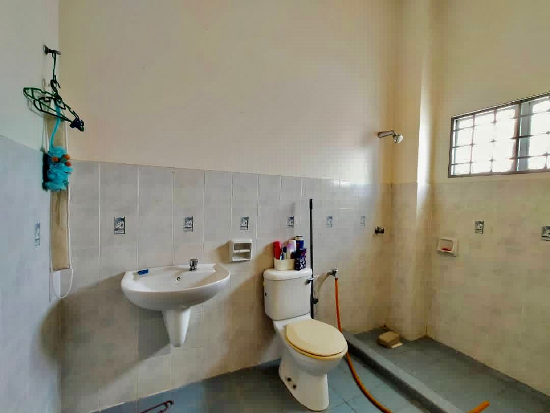 2  Storey Intermediate DSentral Bandar Seri Putra - photo 13