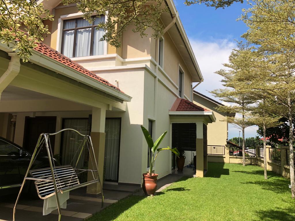 Double Storey Lakeside ENDLOT Kota Kemuning