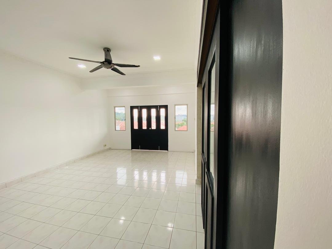 Sri Mahligai Townhouse, Seksyen 9 - photo 2