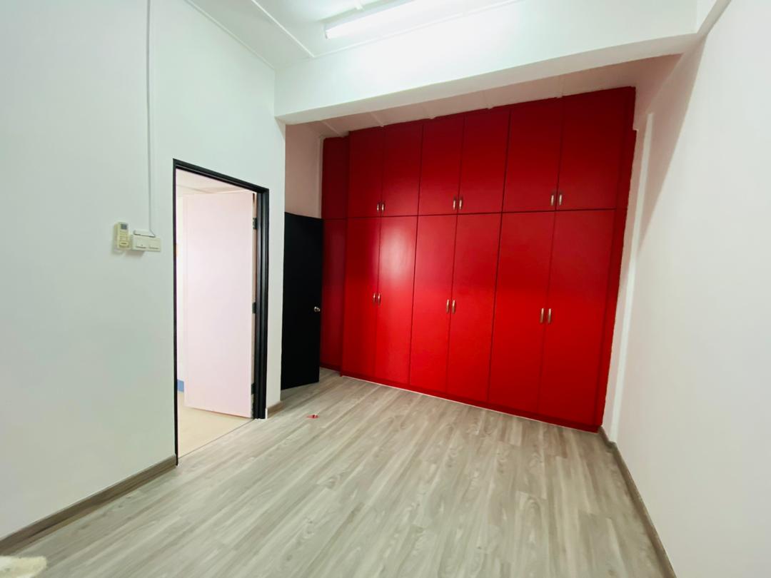 Sri Mahligai Townhouse, Seksyen 9 - photo 5