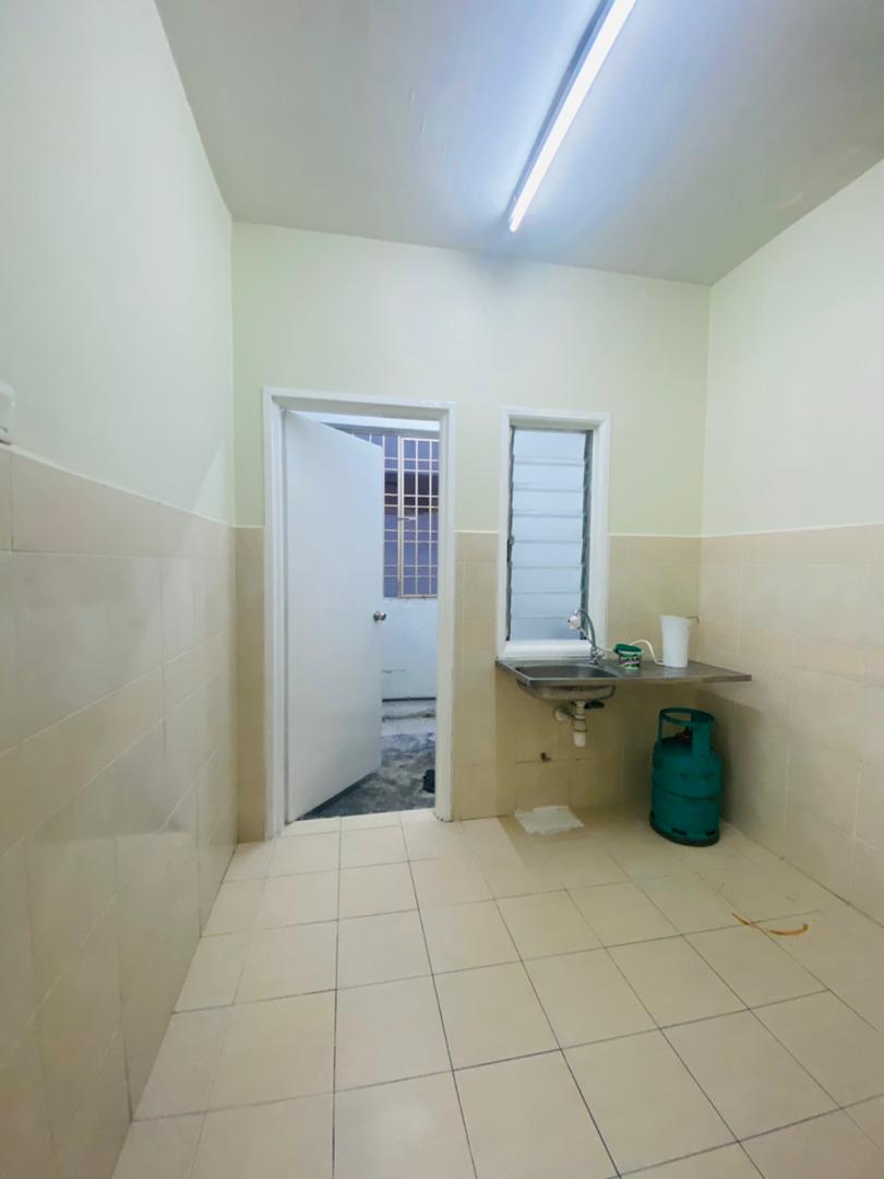 Kristal Heights Apartment, Seksyen 7, Shah Alam - photo 6