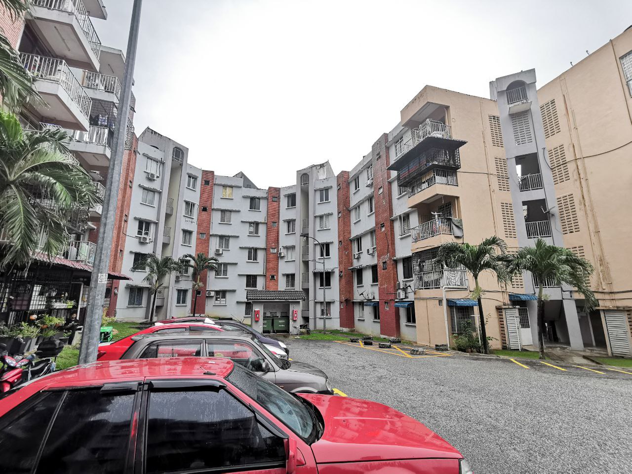 Megah Court Apartment