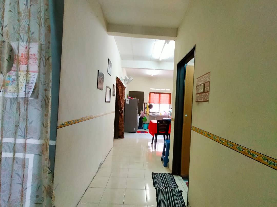 Taman Langat Utama 3, Banting - photo 4