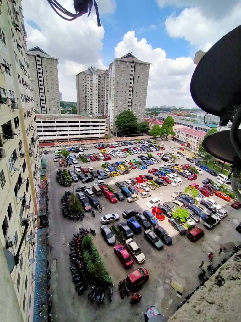 Rumah Pangsa Kayu Ara, Petaling Jaya - photo 3