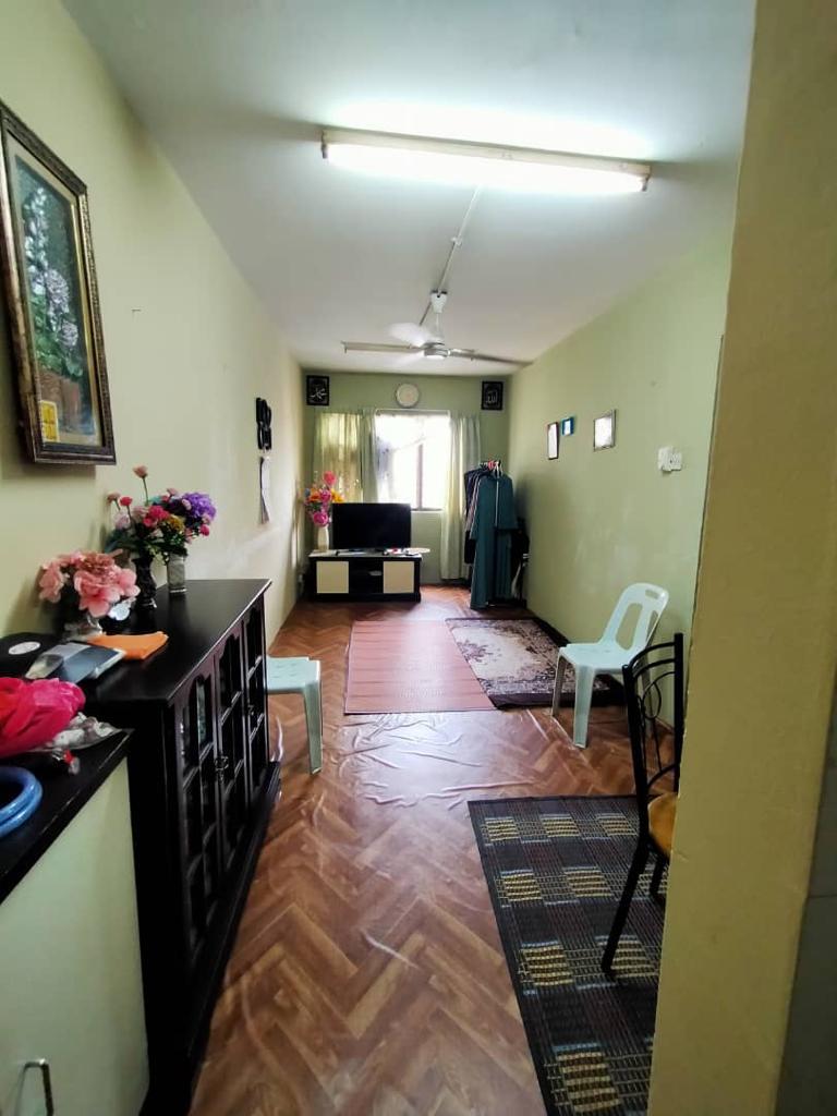 Rumah Pangsa Kayu Ara, Petaling Jaya - photo 4