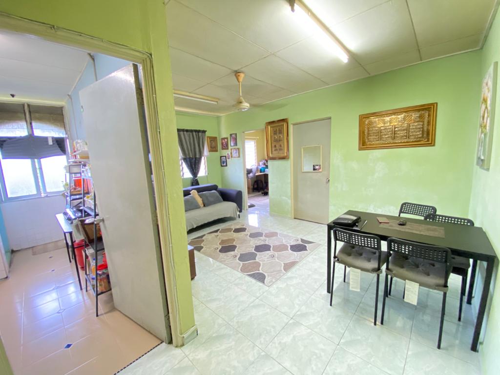 Flat Pkns Seksyen 24 Shah Alam - photo 3