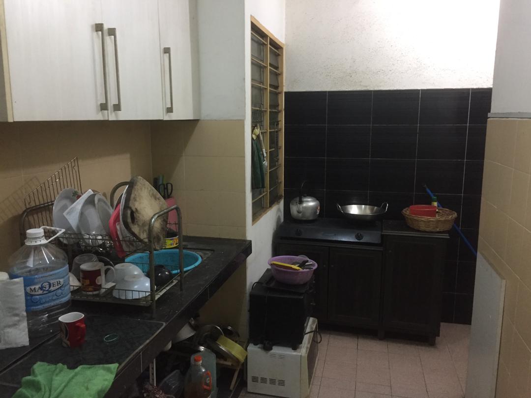 Desa Mentari Apartment - photo 3