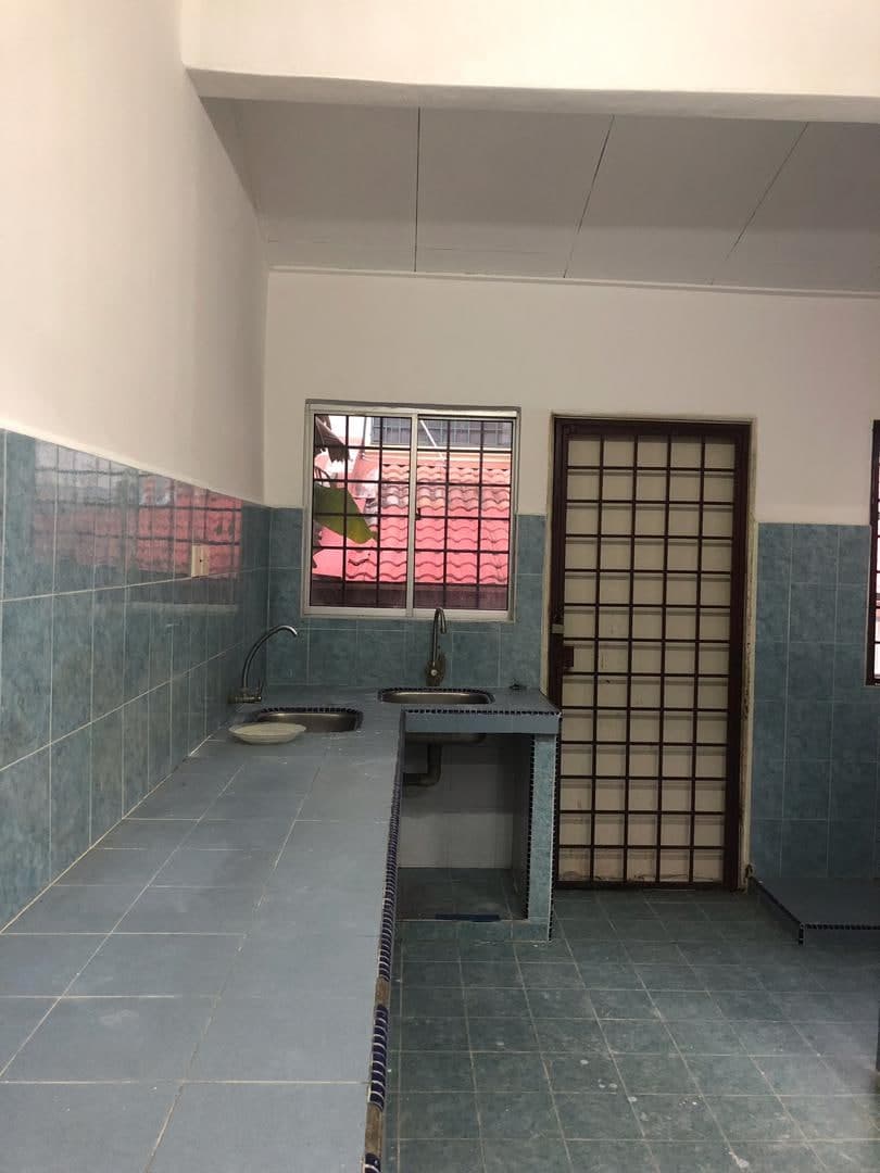 BUILT-IN WDROBE, KITCHEN 2-sty Suadamai BTHO - photo 3
