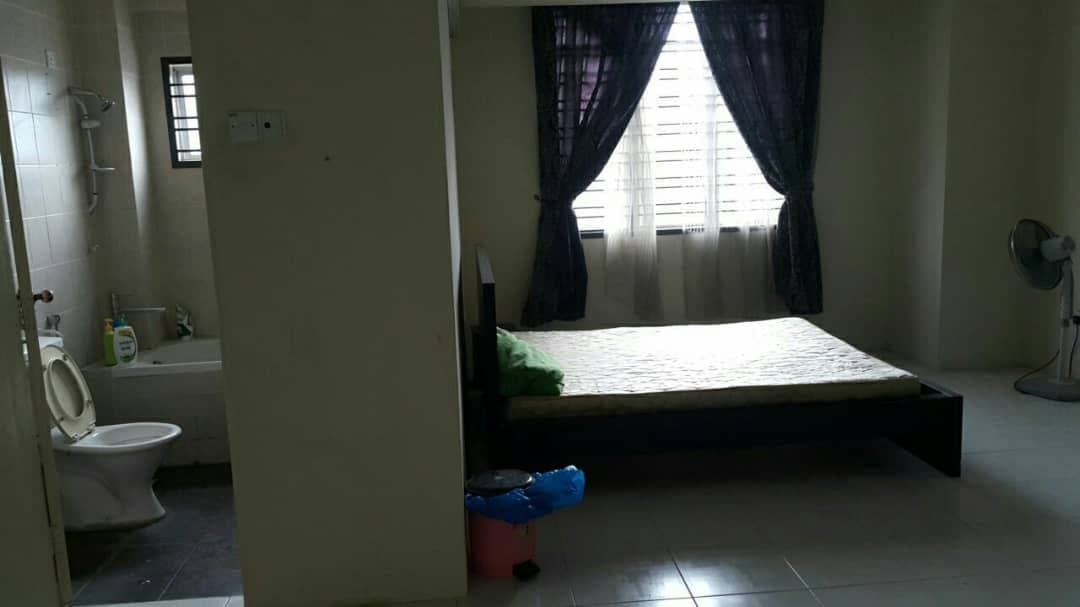 2 half sty SPACIOUS BUILTIN DROBE Bdr Nusa Rhu U10 - photo 3