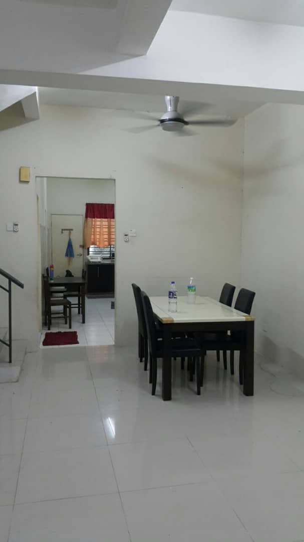 2 half sty SPACIOUS BUILTIN DROBE Bdr Nusa Rhu U10 - photo 6