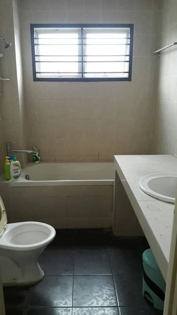 2 half sty SPACIOUS BUILTIN DROBE Bdr Nusa Rhu U10 - photo 8