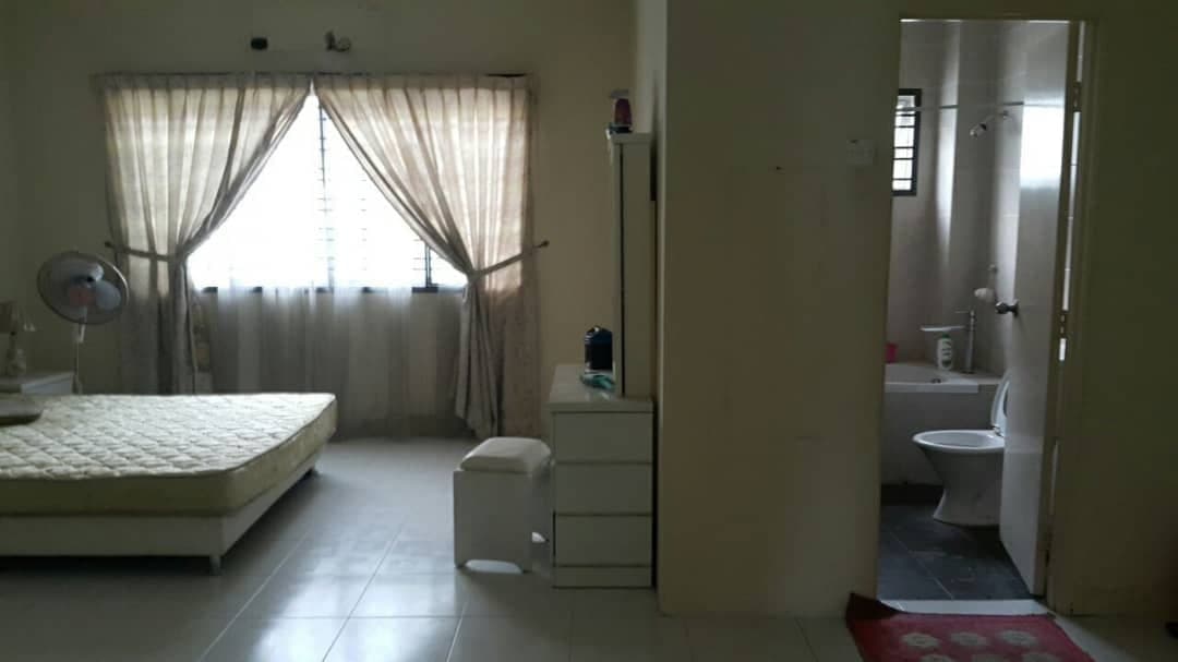 2 half sty SPACIOUS BUILTIN DROBE Bdr Nusa Rhu U10 - photo 13