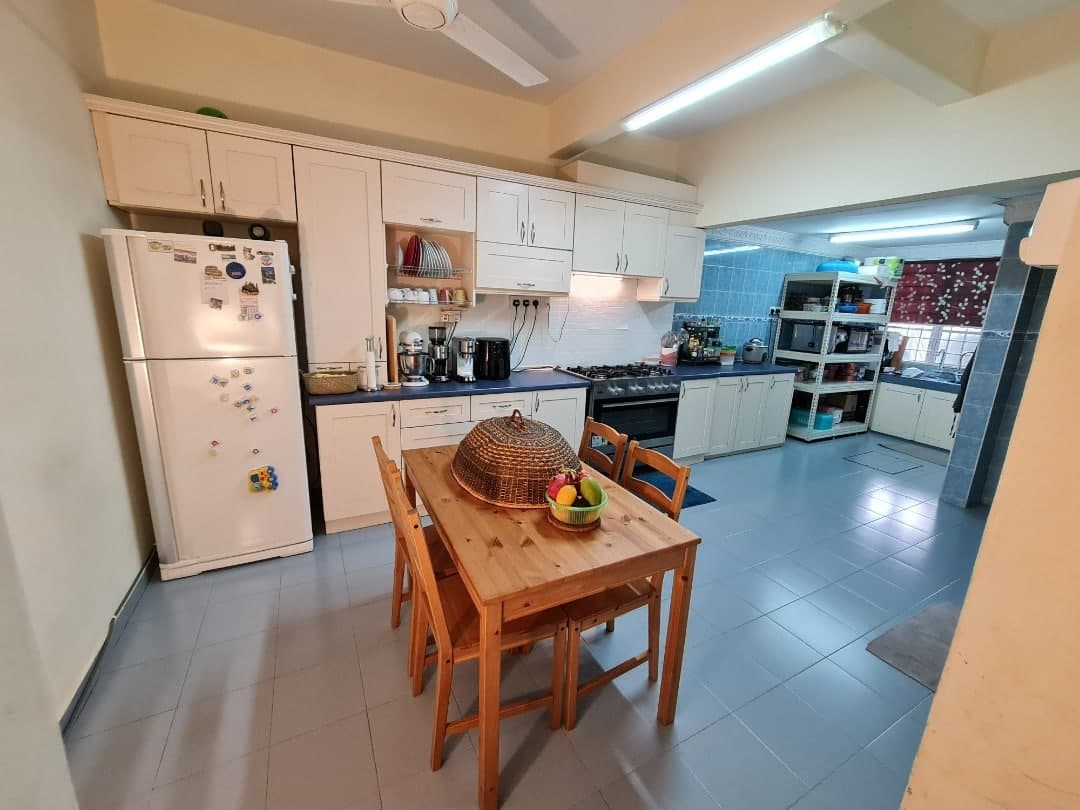 EXT KITCHEN, BUILT IN CABINETS 2-sty Seky 15 Bangi - photo 5