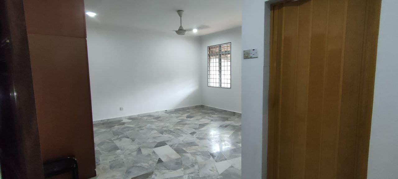 EXT KITCHEN WITH CABINET 2-sty Taman Mawar 1, BBST - photo 12