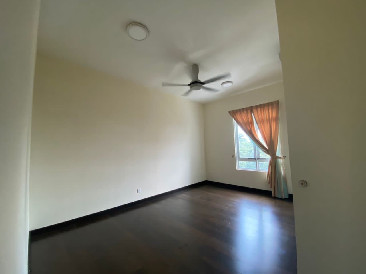Almost half price renovated Saville Condo Bangsar - photo 7