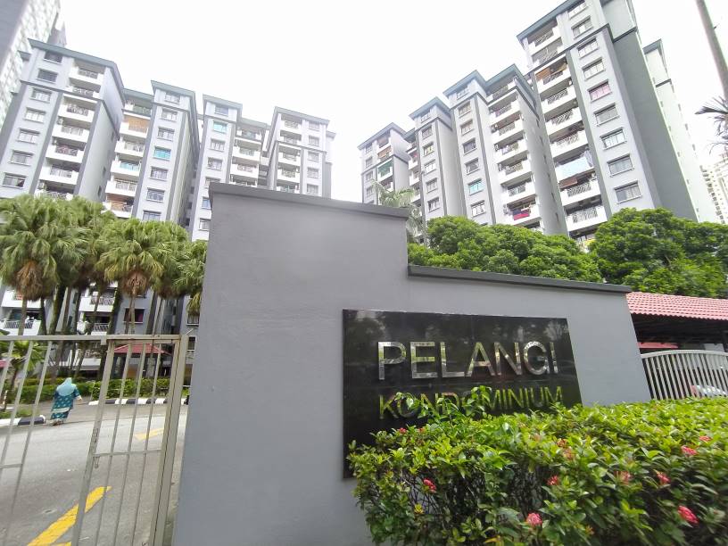 RESORT STYLE NEAR HIGHWAYS LOW DENSITY CONDO