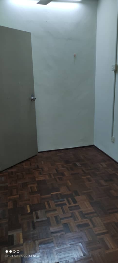 Murah Tgkt Bawah Apmt Permai Damansara Damai - photo 3