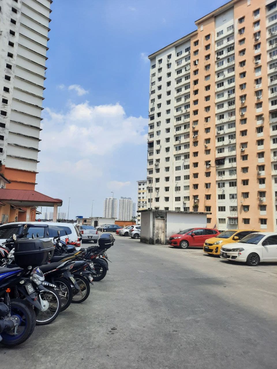 Below Market Near IKEA Apmt Flora Damansara - photo 7