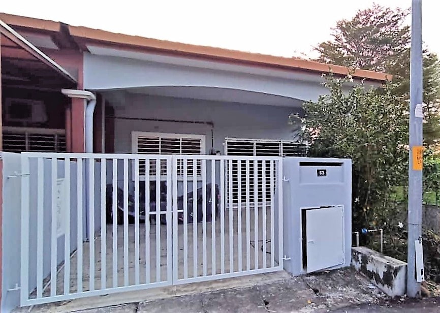 END LOT SBLH PADANG TMN HIJRAH KLANG - photo 2