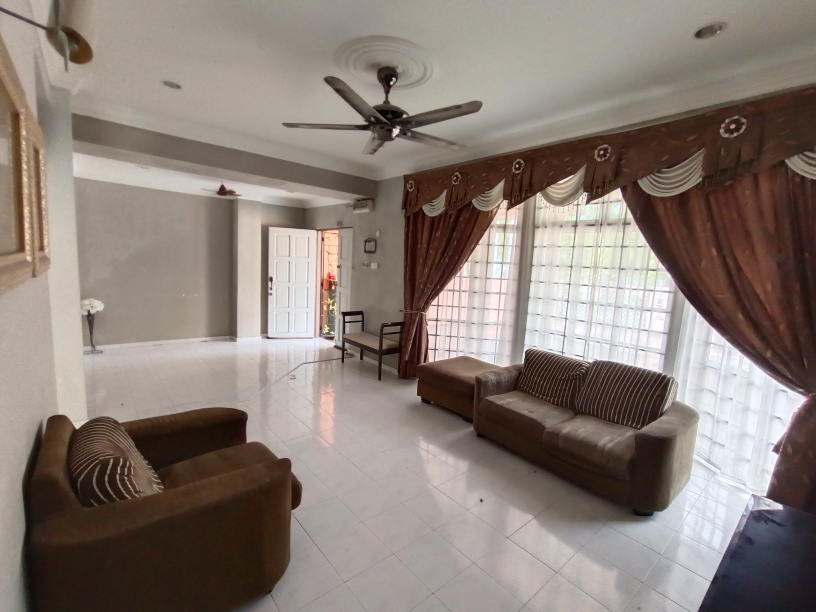 Very Big 2-sty Semi D Salak Tinggi - photo 2