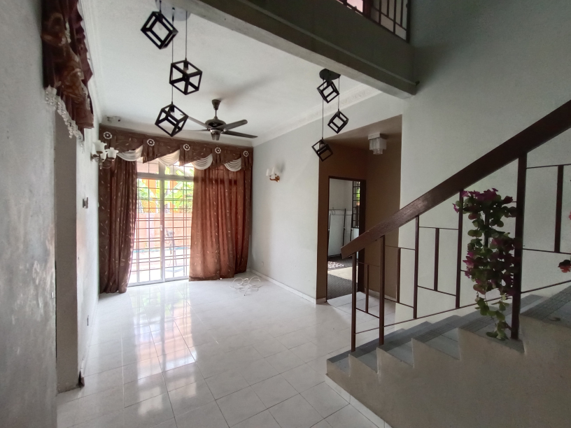 Very Big 2-sty Semi D Salak Tinggi - photo 3