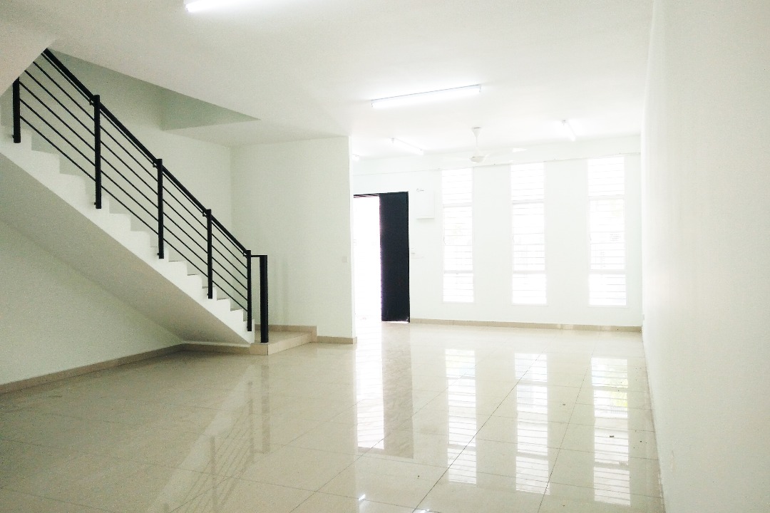 3 STOREY BANGI AVENU ...