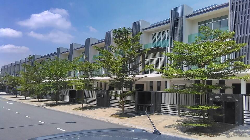 3 STOREY BANGI AVENUE - photo 2
