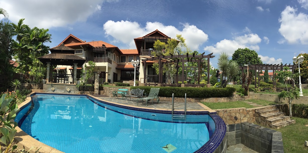 Bungalow Bangi Golf Resort With Pool - photo 2