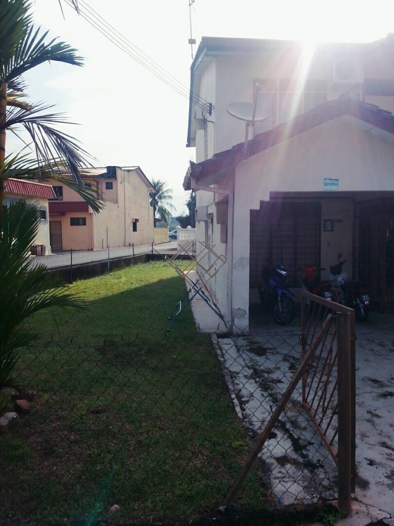 2 STOREY HOUSE CORNER LOT AT TAMAN SEREMBAN JAYA, - photo 4