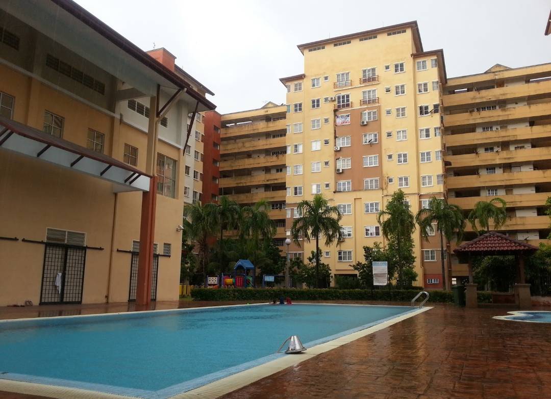 CORNER LOT APARTMENT ...