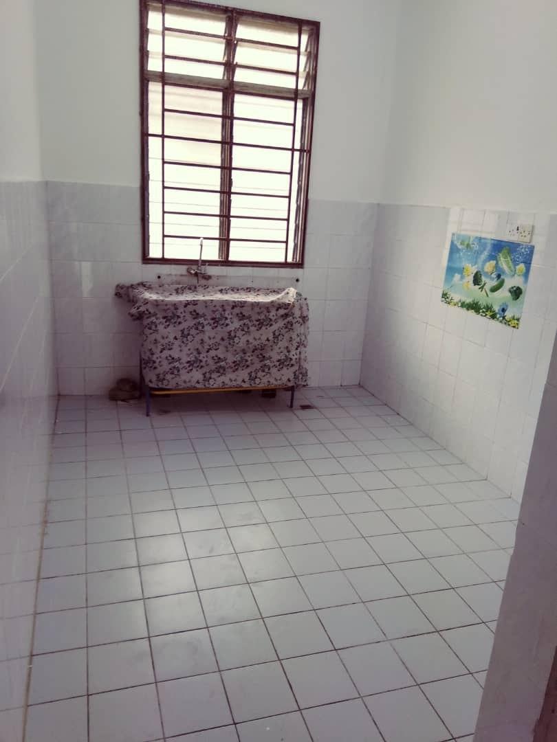 SINGLE STOREY TAMAN ARKED DENGKIL - photo 4