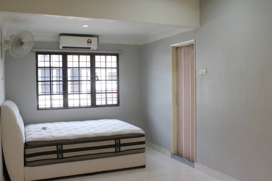 2 STOREY HOUSE INTERMEDIATE  TAMAN CEMPAKA, AMpang - photo 2