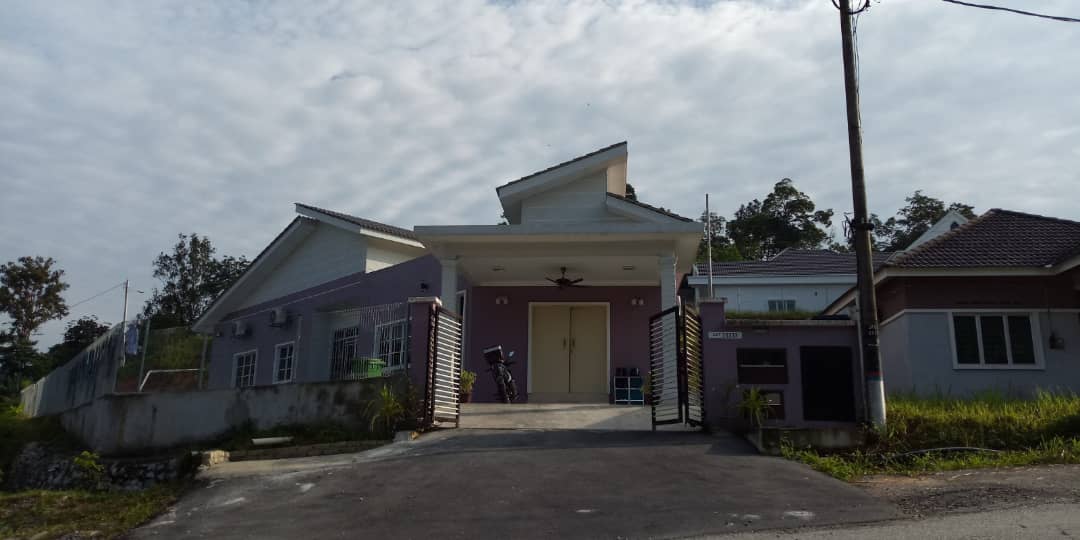 CORNER LOT BANGLO SETINGKAT BT 14 SG SEMUNGKIS HUL - photo 2