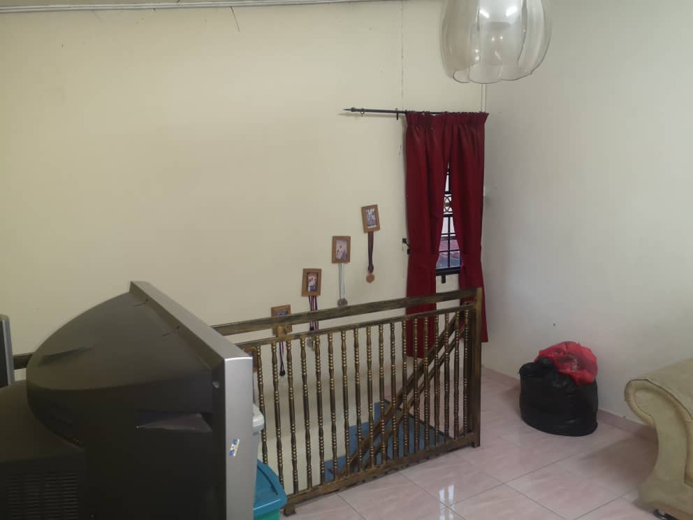 END LOT DOUBLE STOREY HOT AREA PJS, OLD KLANG ROAD - photo 2