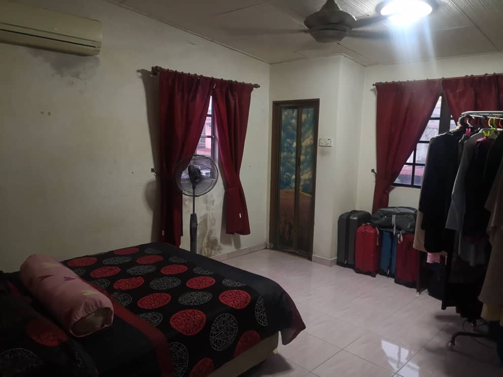 END LOT DOUBLE STOREY HOT AREA PJS, OLD KLANG ROAD - photo 3
