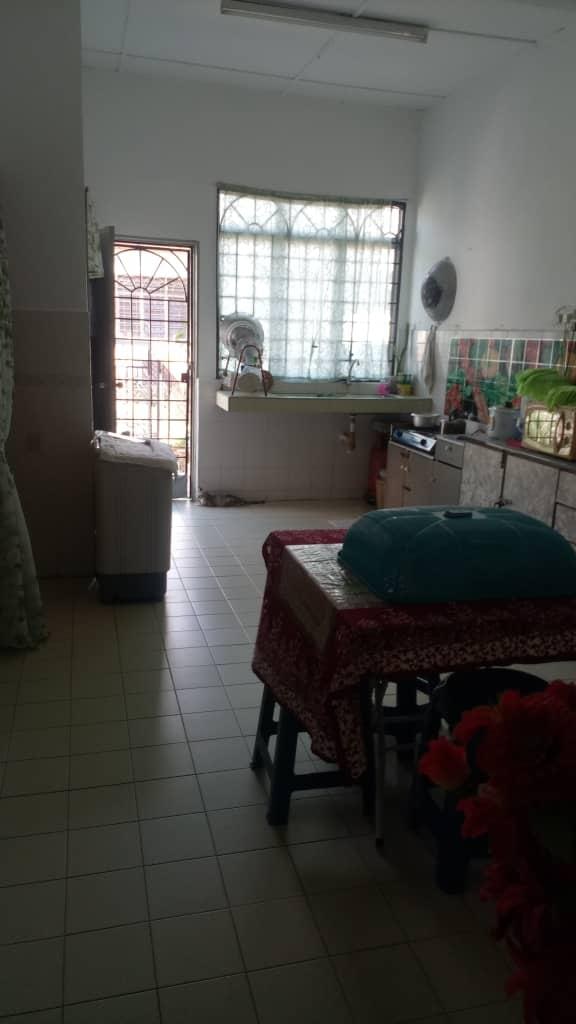 DESA MENTARI FLAT LOWCOST BLOK 5 PETALING JAYA - photo 2