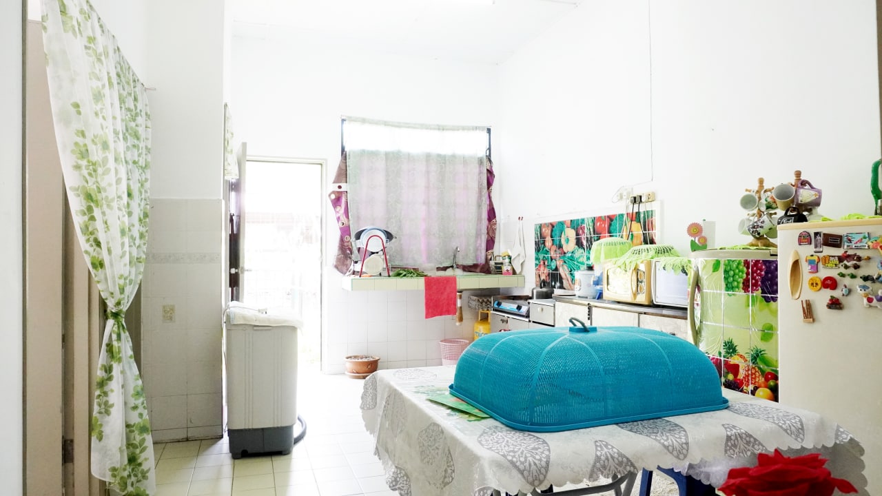 Single Storey Terrace Desa Cempaka - photo 3