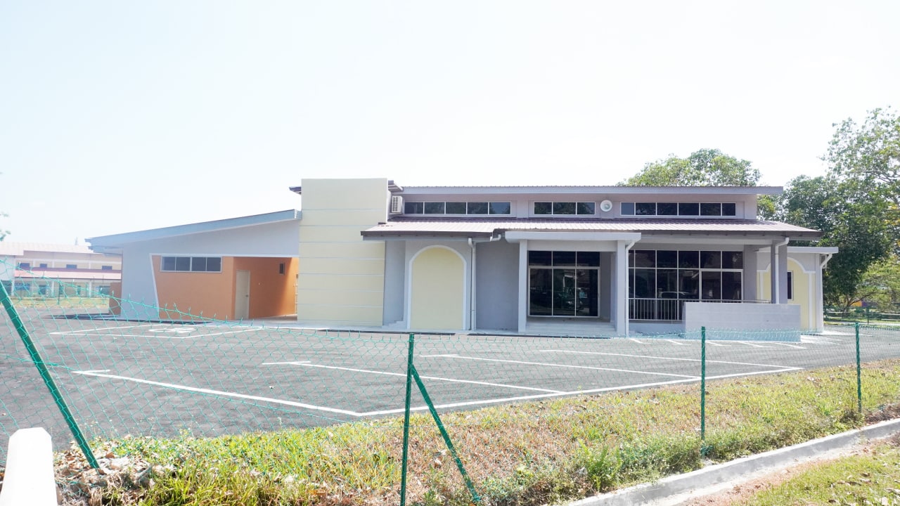 Single Storey Terrace Desa Cempaka - photo 6