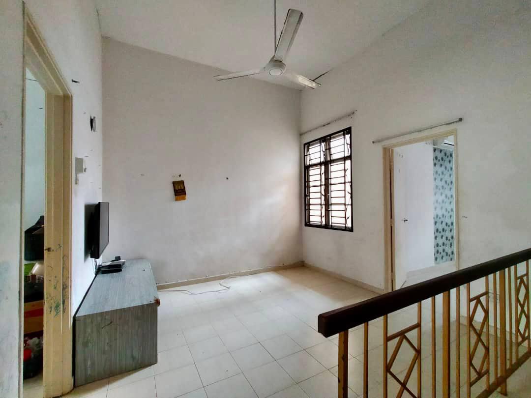 Double Storey Taman Puncak Saujana Kajang - photo 11