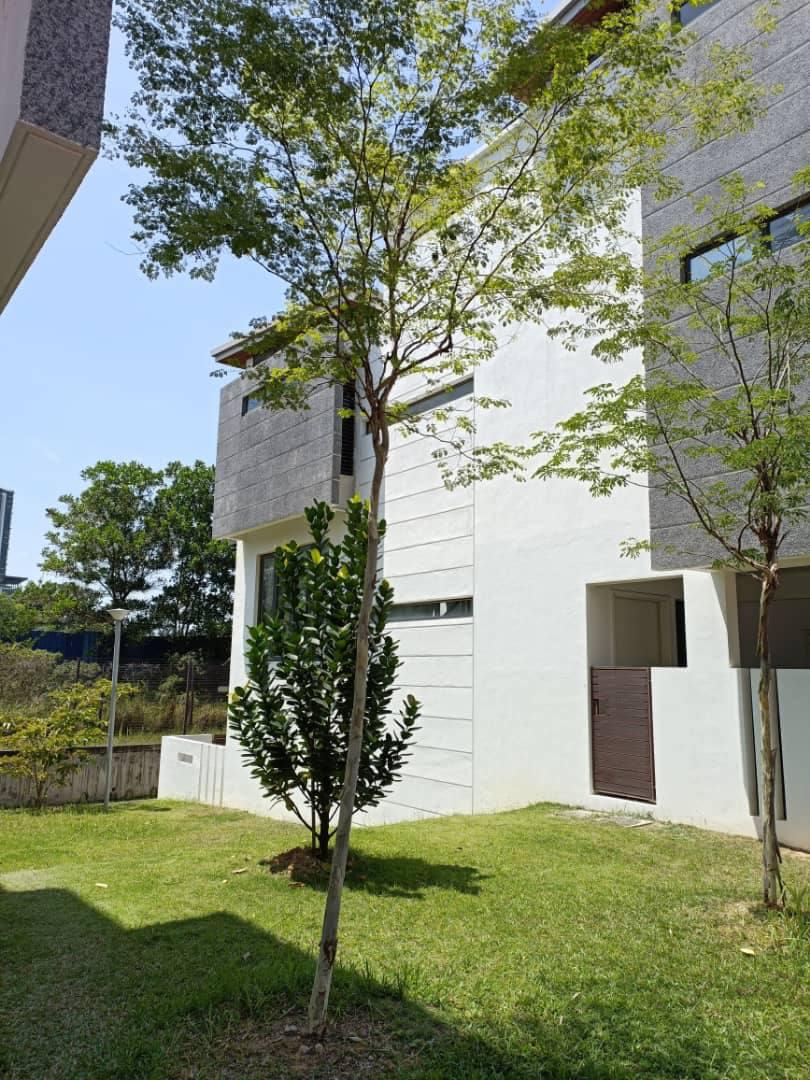 Garden Link Villa at Mozart Symphony Hills - photo 3