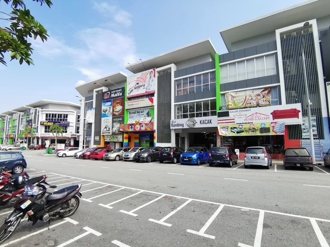Triple Storey Shoplo ...