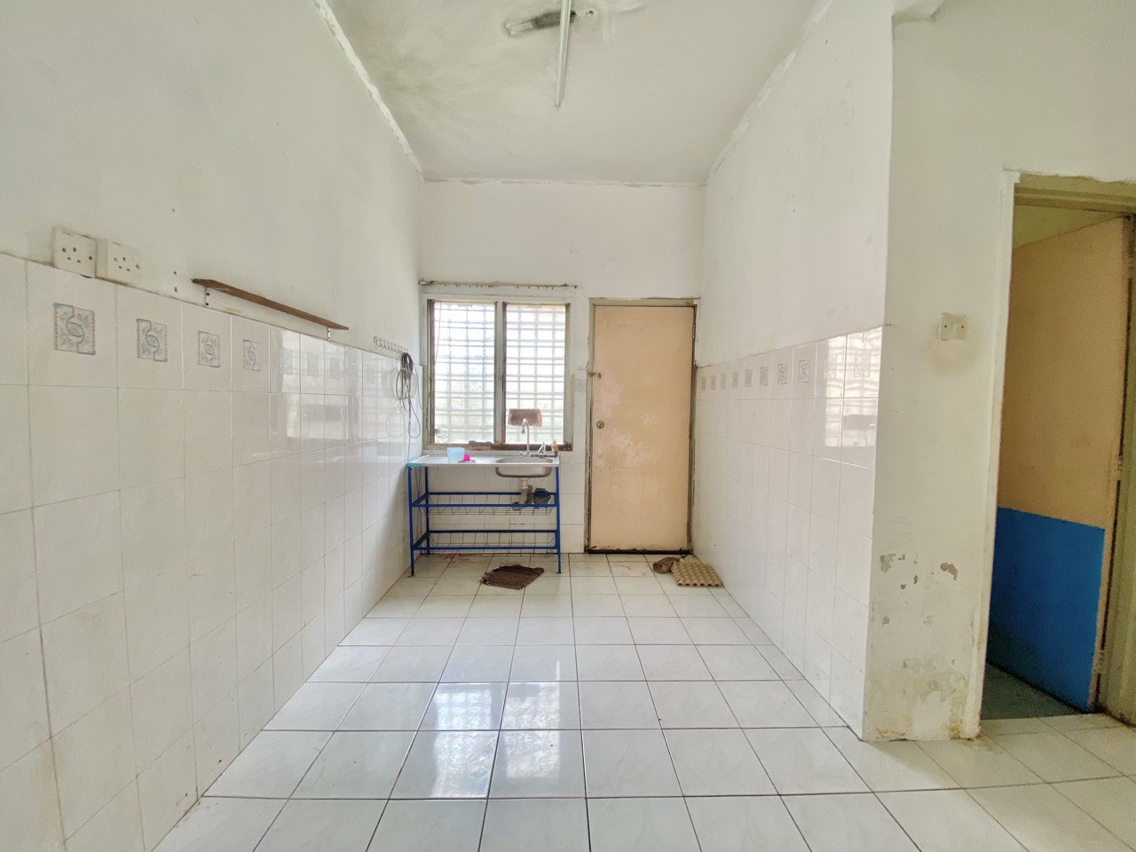 FREEHOLD ENDLOT Double Storey Taman Sri Haneco Sem - photo 3