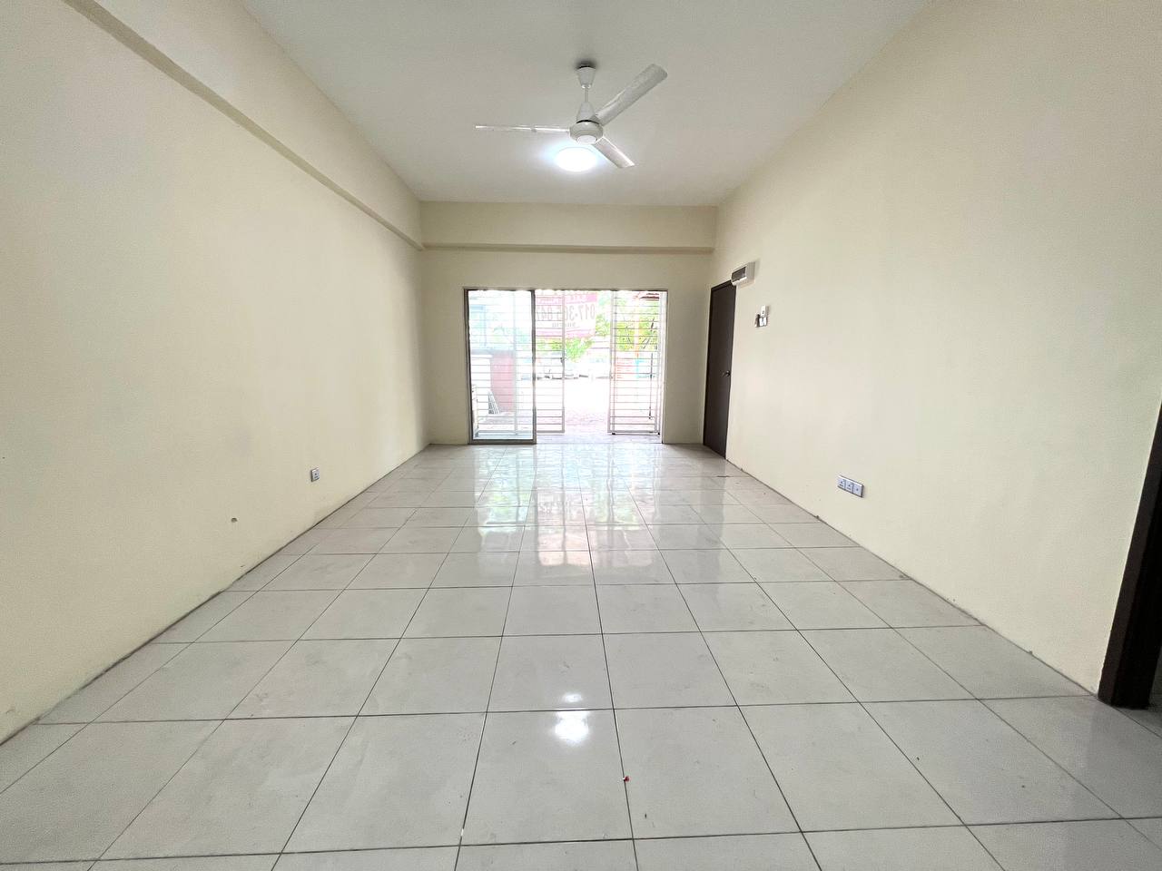 Townhouse House GF Seri Delima Subang Permata Shah - photo 2