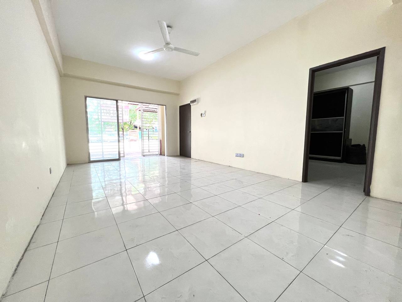 Townhouse House GF Seri Delima Subang Permata Shah - photo 4