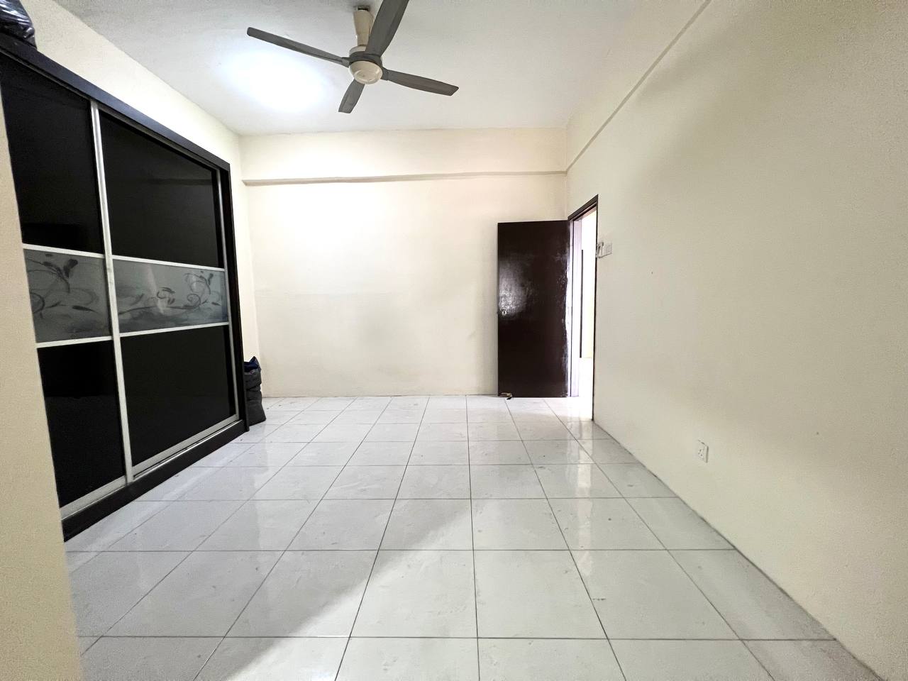 Townhouse House GF Seri Delima Subang Permata Shah - photo 5