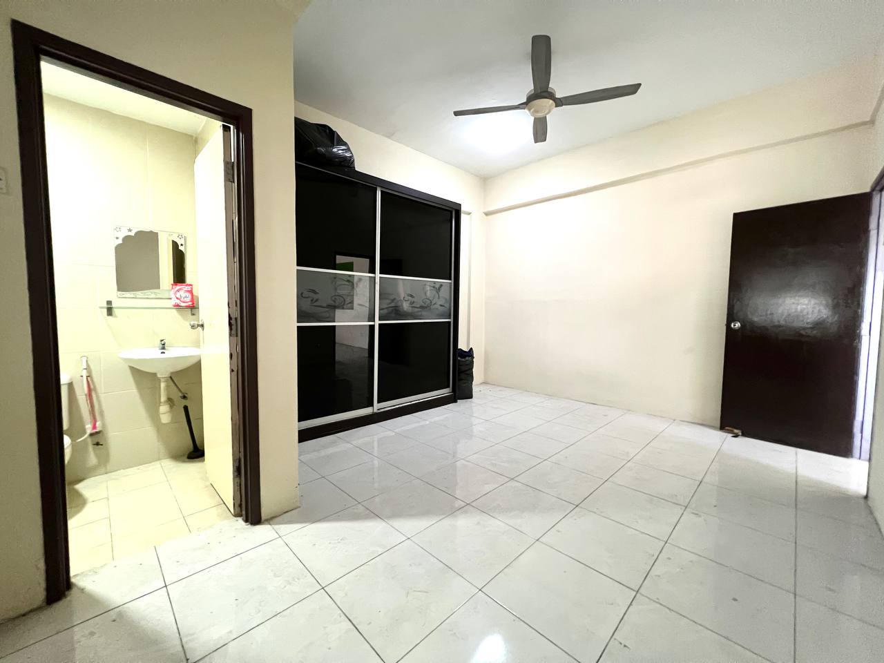 Townhouse House GF Seri Delima Subang Permata Shah - photo 6