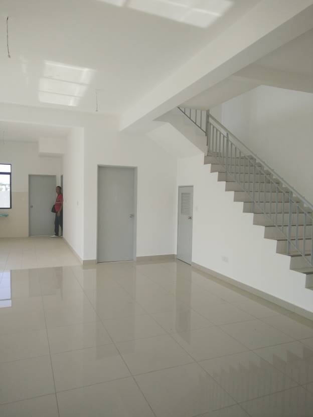 good conditon like new Double Storey Jalan Timur - photo 2